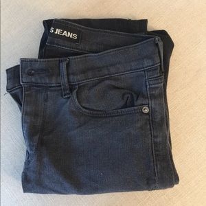 Black skinny leg jeans